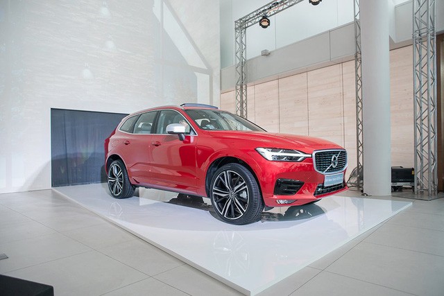 SUV hang sang Volvo XC60 2018 &quot;chot gia&quot; tu 3,8 ty-Hinh-2